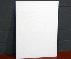 mtcPeanaBlanc-300x249-1.png Metacrilato LED peana